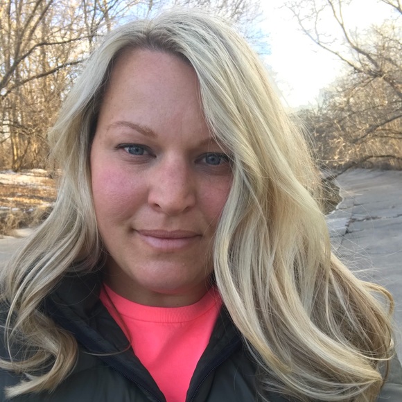 Meet your Posher, Adrienne - Picture 3 of 6